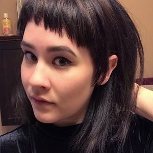 Meet your Posher, Elizabeth